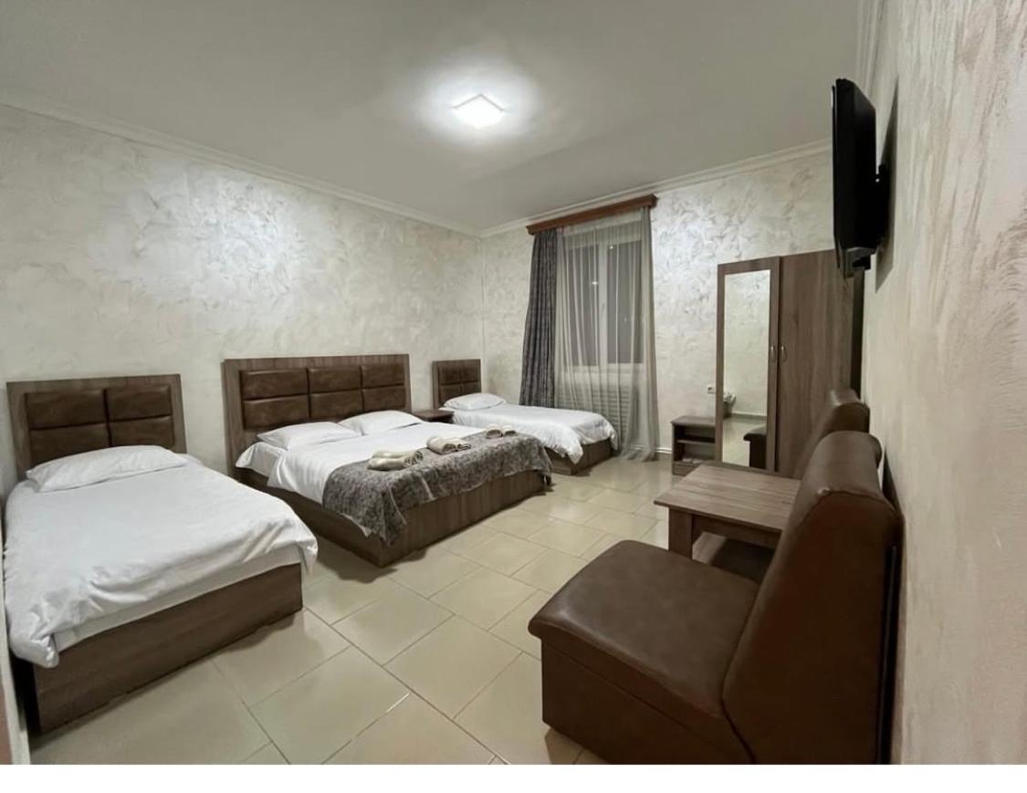 Baron Hotel Vanadzor Exterior photo