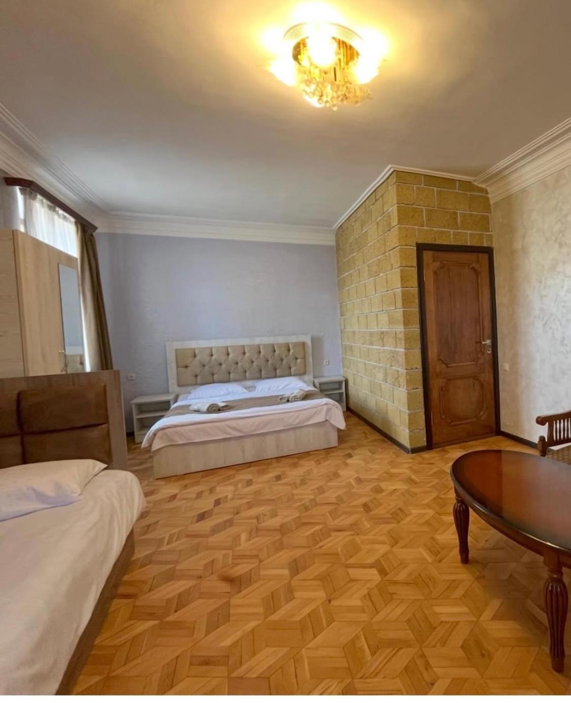 Baron Hotel Vanadzor Exterior photo